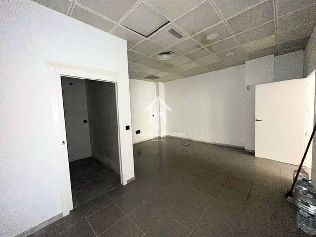 Commerciale da affittare in Loja - 900 € (Rif: 9535409)