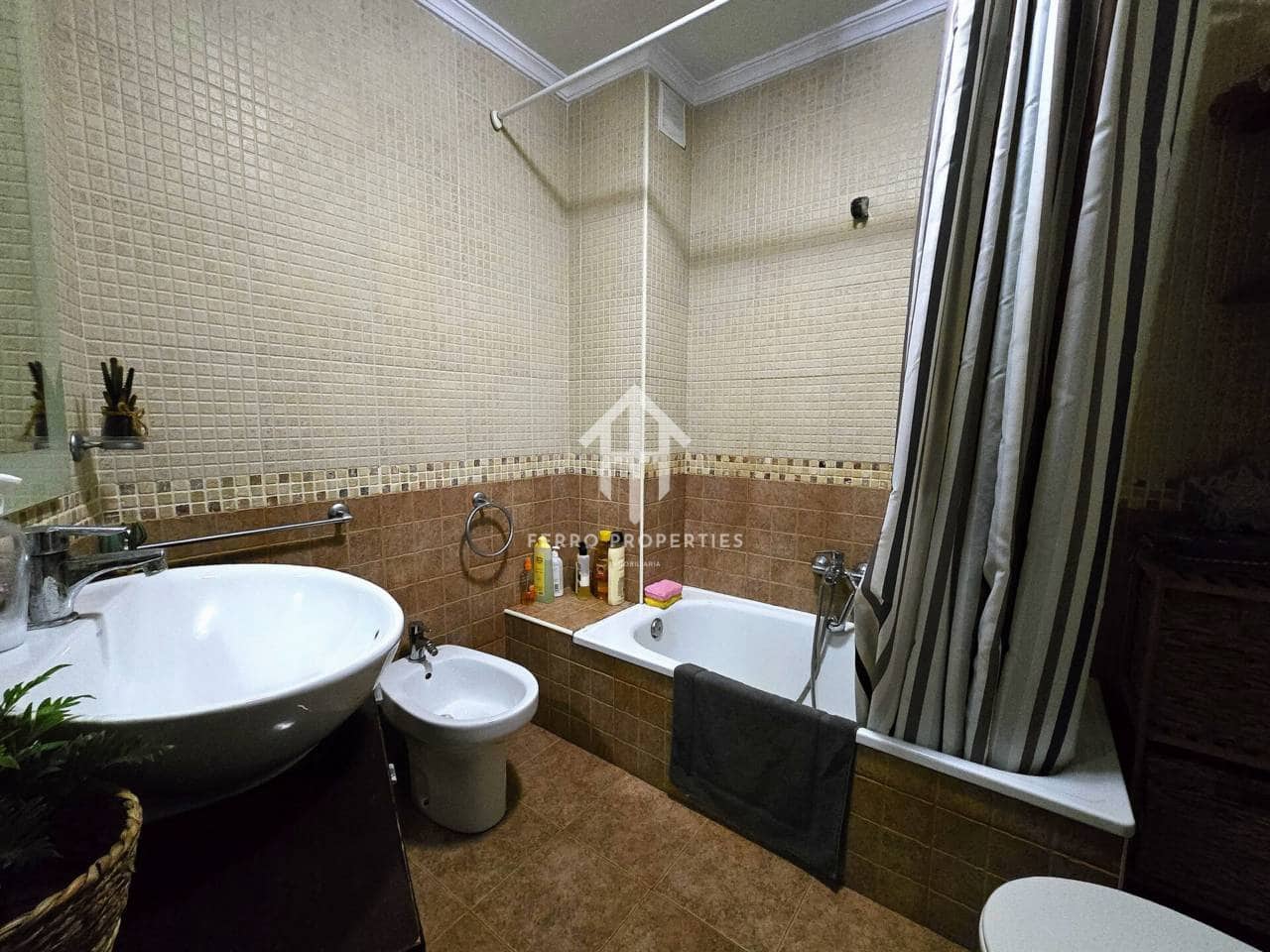 3 Zimmer Wohnung zu verkaufen in Loja - 112.000 € (Ref: 9542883)