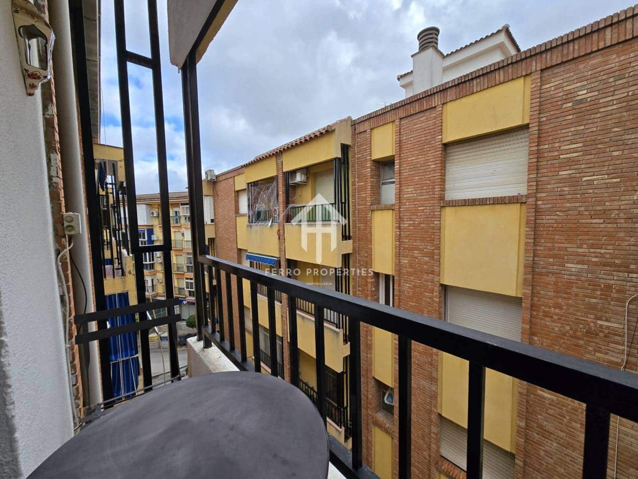 3 Zimmer Wohnung zu verkaufen in Loja - 112.000 € (Ref: 9542883)