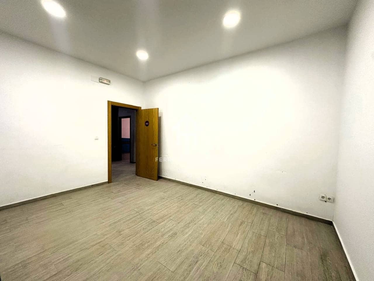 6 sovrum Kommersiell att hyra i Loja - 850 € (Ref: 9542884)