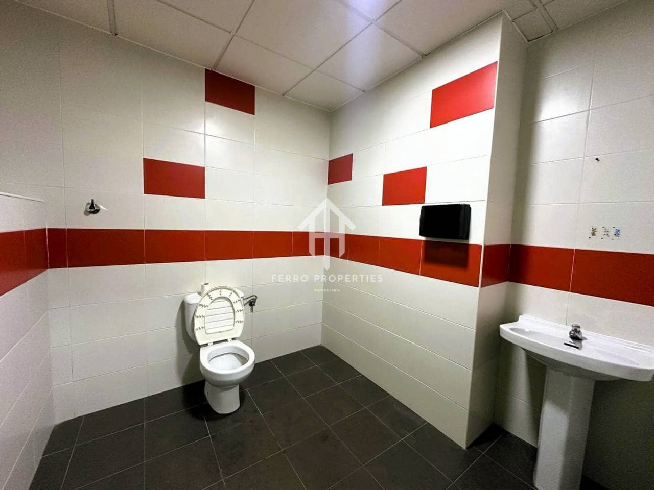 6 sovrum Kommersiell att hyra i Loja - 850 € (Ref: 9542884)