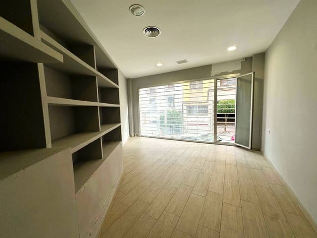 6 soveværelse Erhverv til leje i Loja - € 850 (Ref: 9542884)