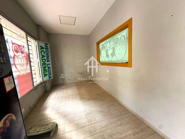 6 soveværelse Erhverv til leje i Loja - € 850 (Ref: 9542884)