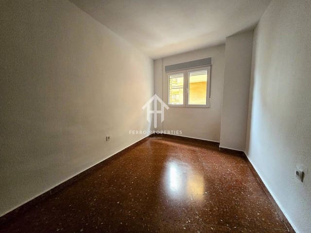 4 bedroom Flat for rent in Loja - € 550 (Ref: 9550448)