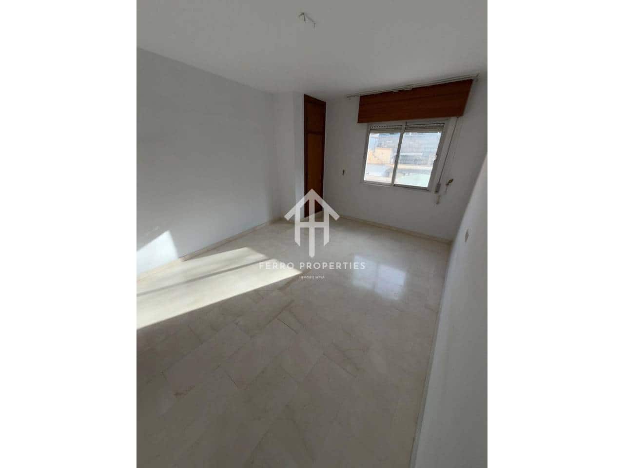 Piso de 3 habitaciones en Loja en venta - 77.500 € (Ref: 9567923)