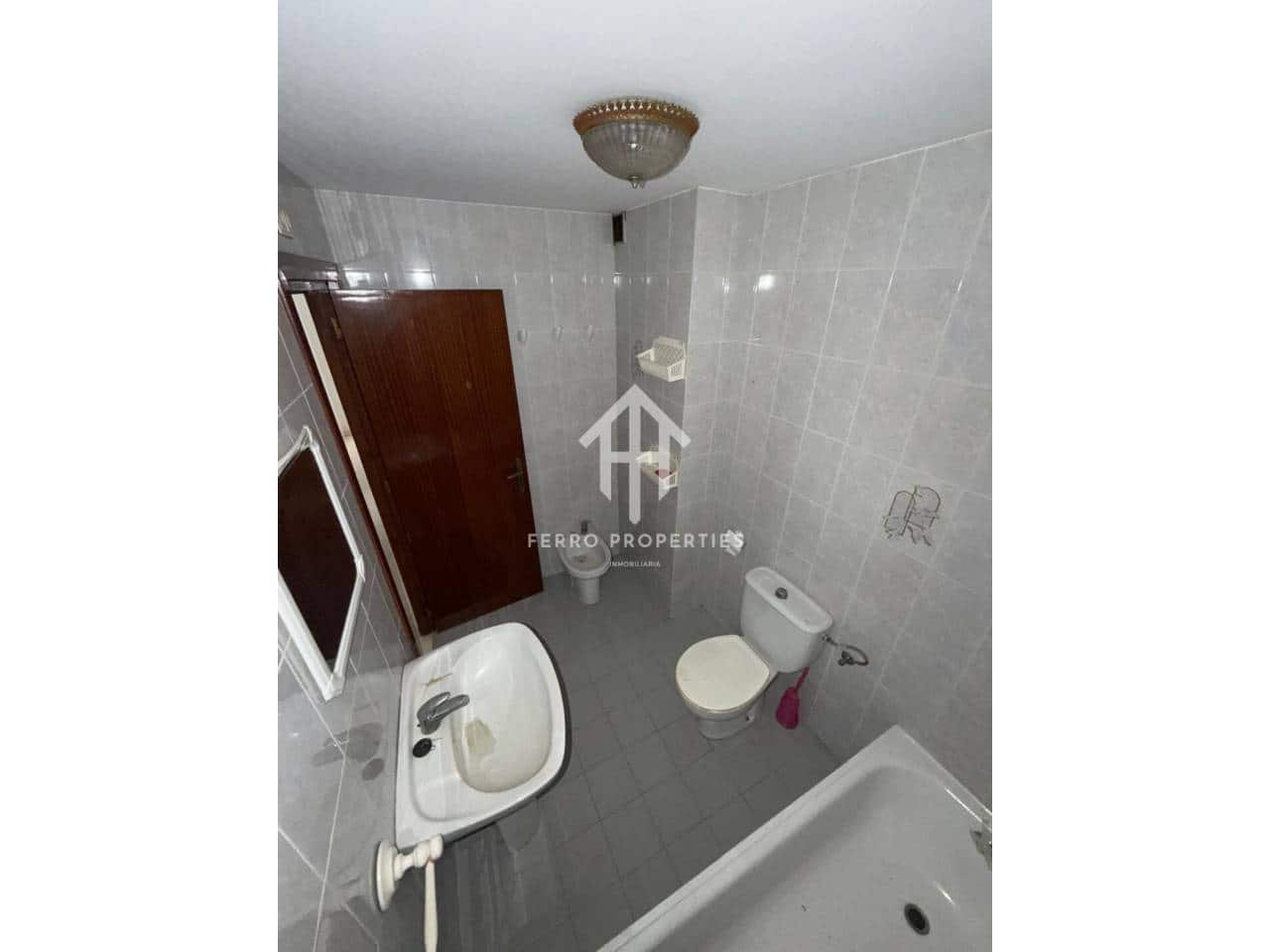 Piso de 3 habitaciones en Loja en venta - 77.500 € (Ref: 9567923)