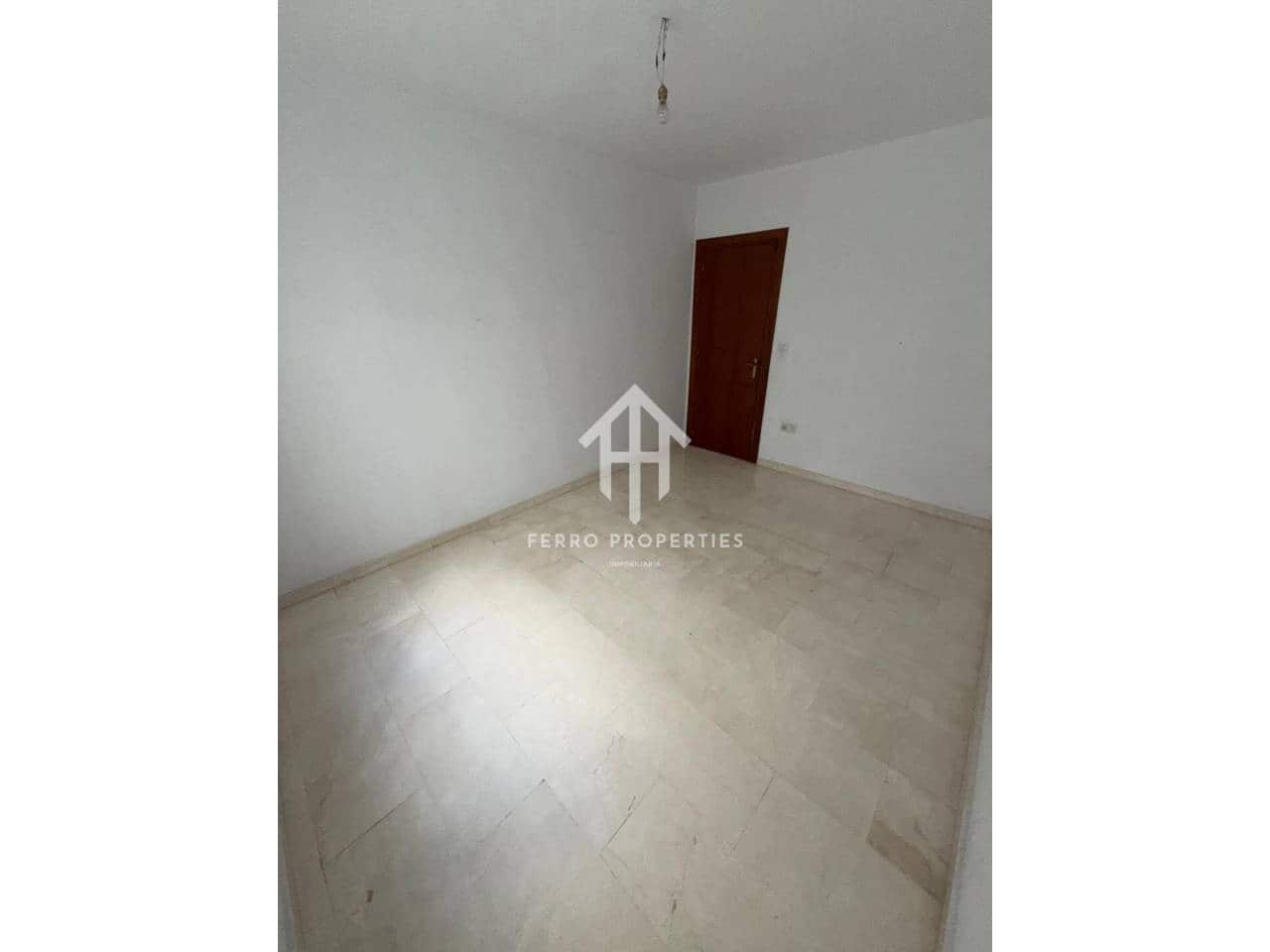 Piso de 3 habitaciones en Loja en venta - 77.500 € (Ref: 9567923)