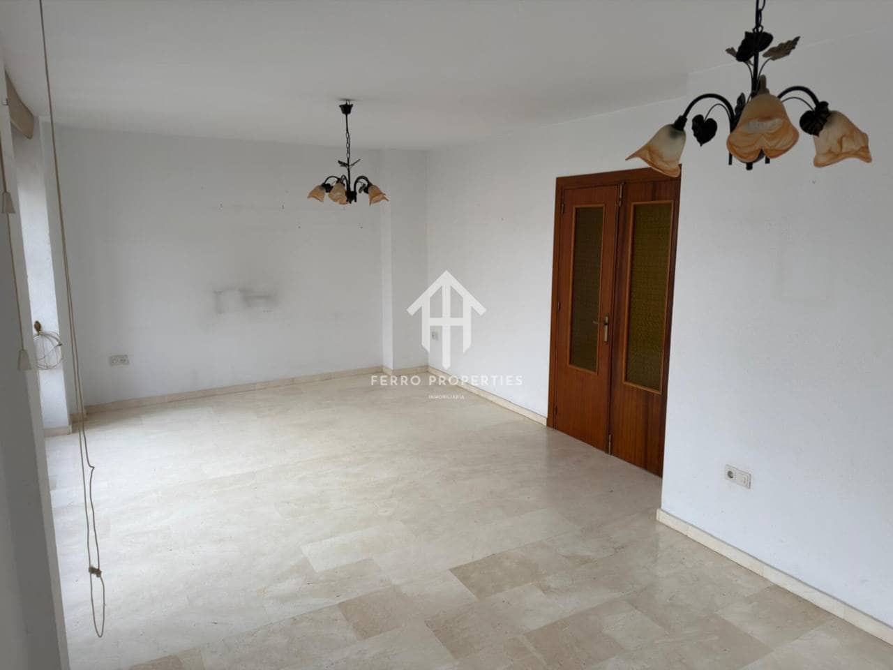 Piso de 3 habitaciones en Loja en venta - 77.500 € (Ref: 9567923)