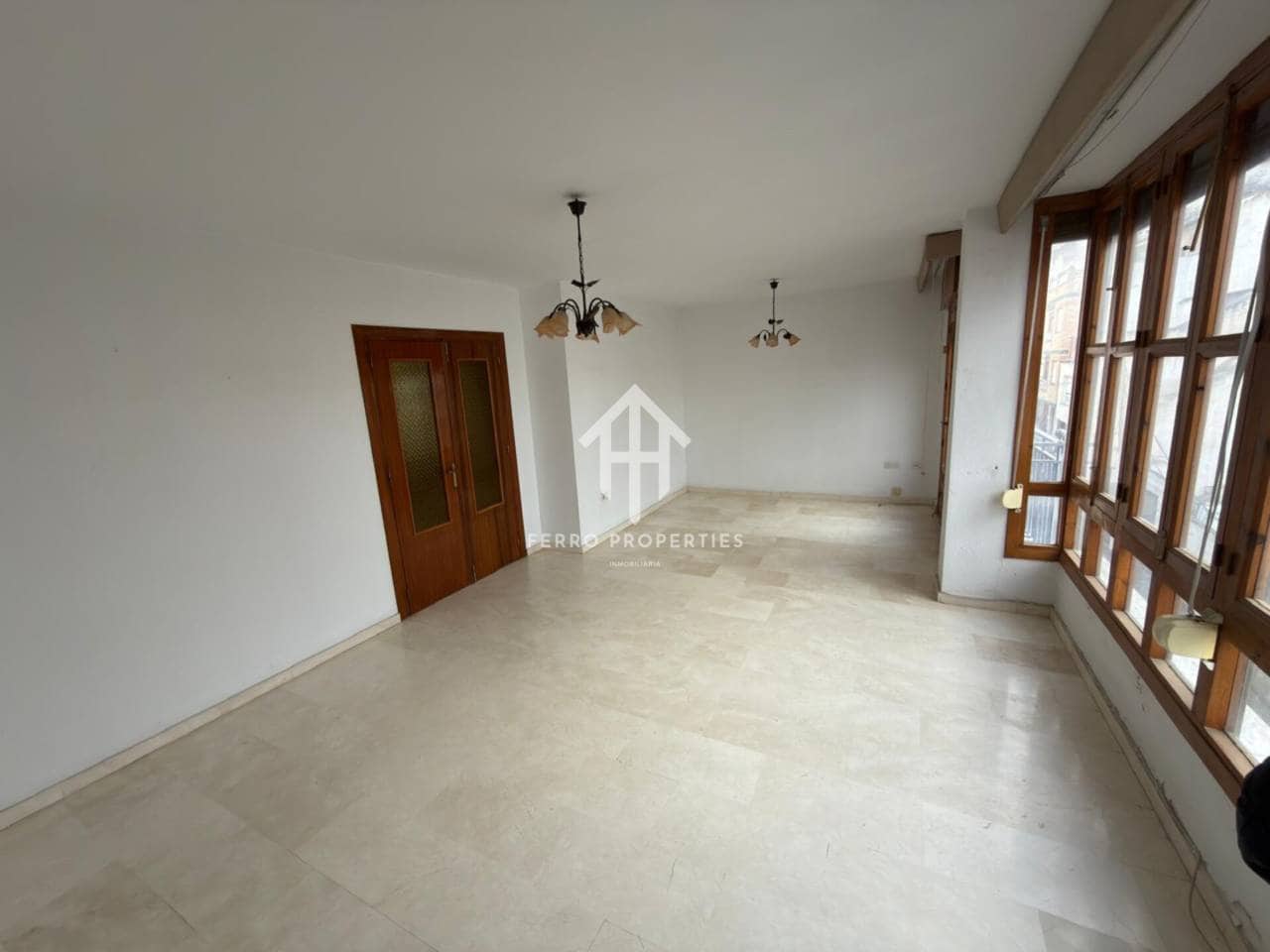Piso de 3 habitaciones en Loja en venta - 77.500 € (Ref: 9567923)