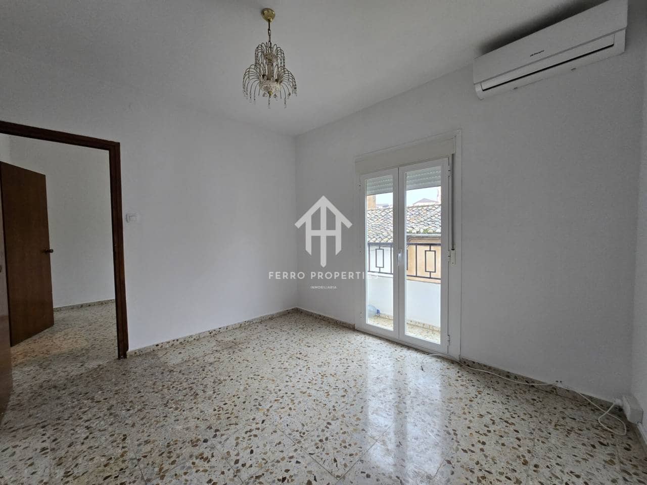 3 makuuhuone Omakotitalo vuokrattavana paikassa Loja - 600 € (Ref: 9570403)