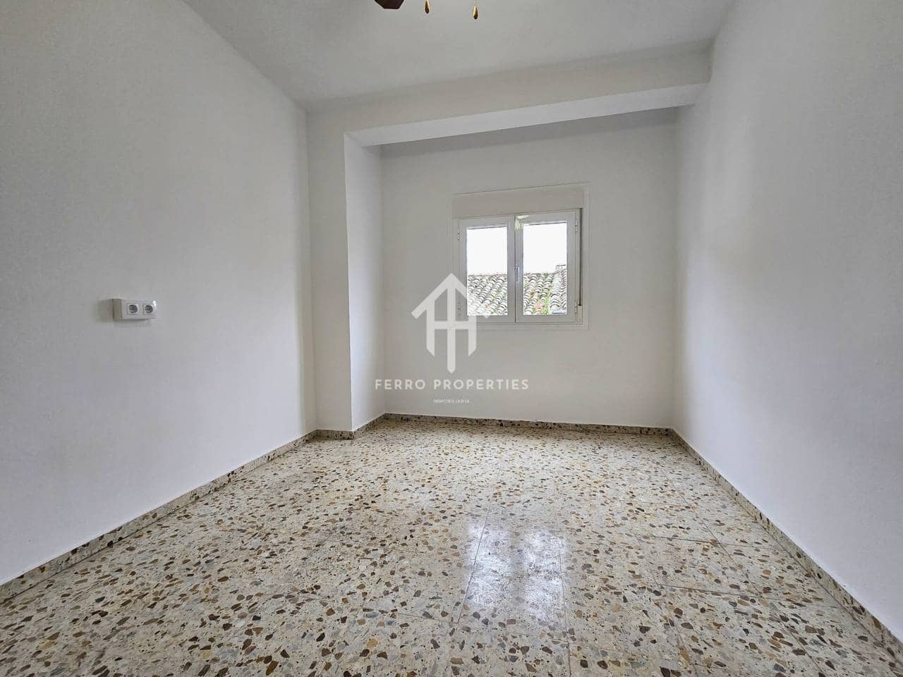 3 makuuhuone Omakotitalo vuokrattavana paikassa Loja - 600 € (Ref: 9570403)