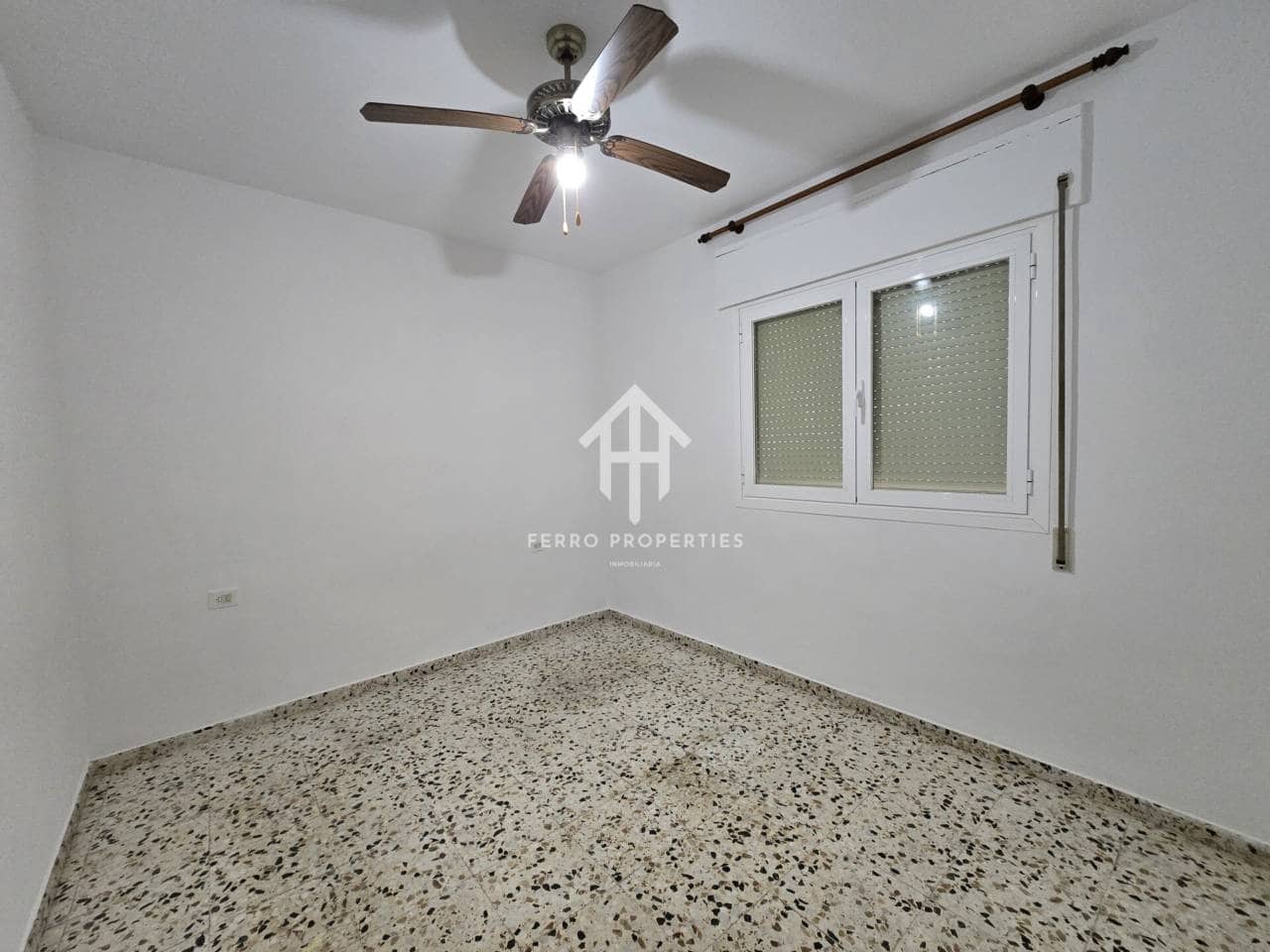 3 makuuhuone Omakotitalo vuokrattavana paikassa Loja - 600 € (Ref: 9570403)