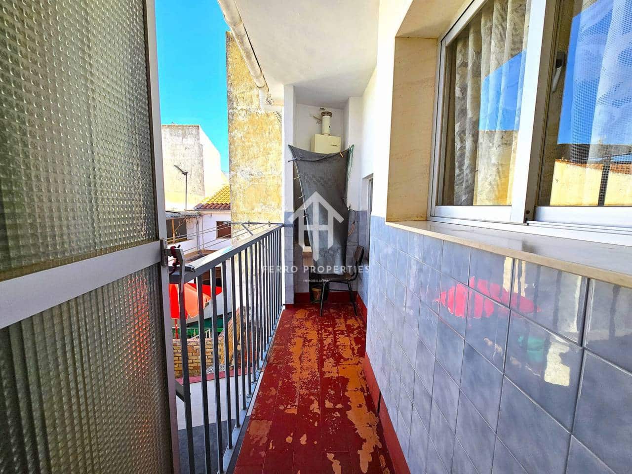 4 bedroom Flat for sale in Loja - € 63,000 (Ref: 9585274)