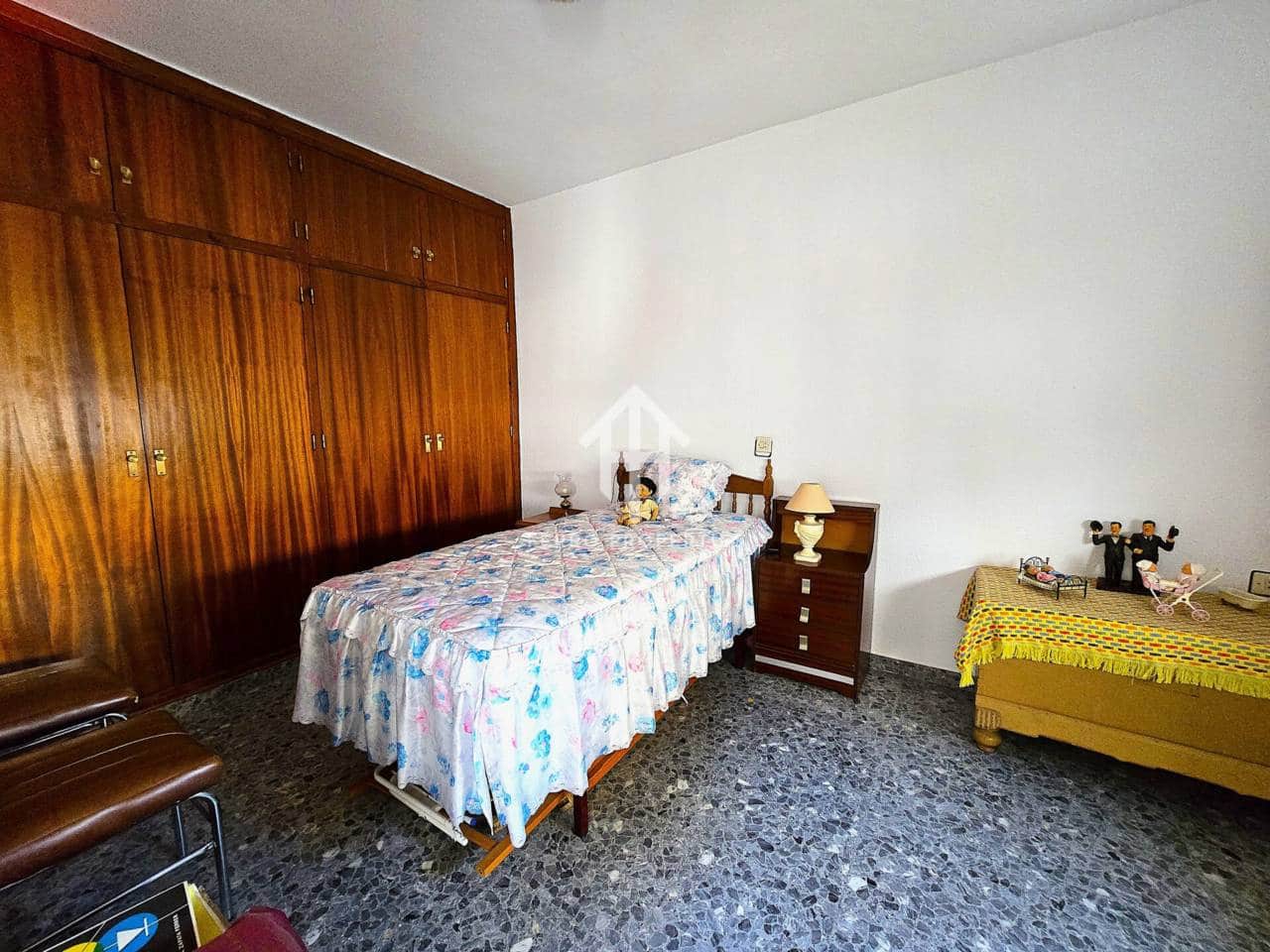 4 bedroom Flat for sale in Loja - € 63,000 (Ref: 9585274)
