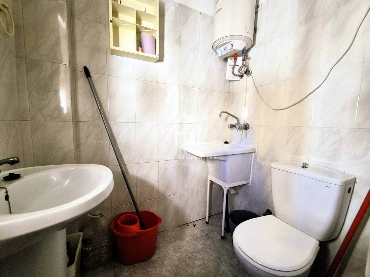 Commercial for rent in Loja - € 350 (Ref: 9694600)