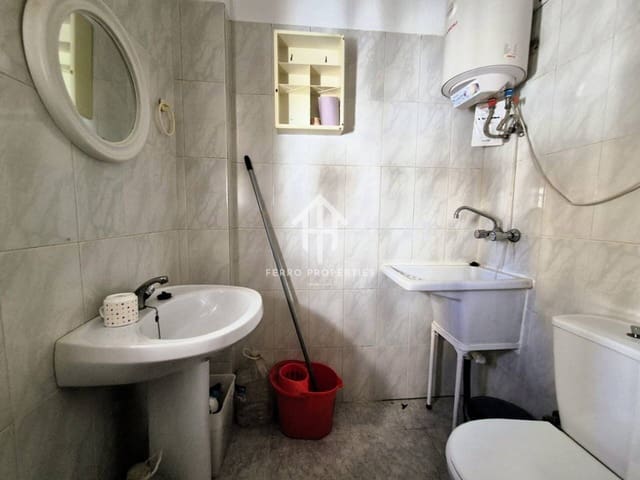 Commercial for rent in Loja - € 350 (Ref: 9694600)