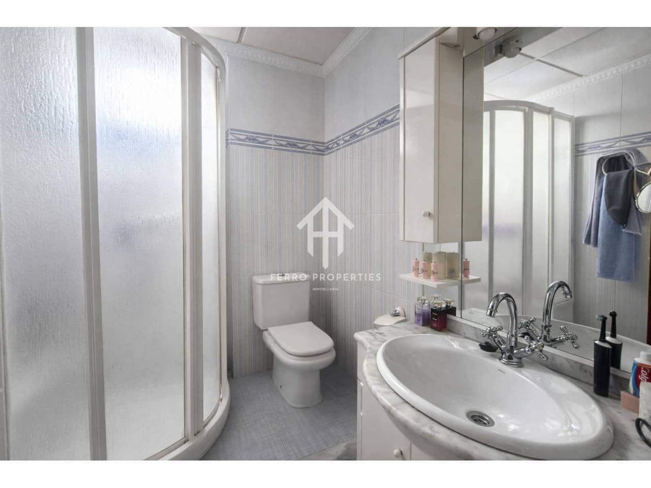 5 bedroom Villa for sale in Loja with garage - € 259,900 (Ref: 9694601)