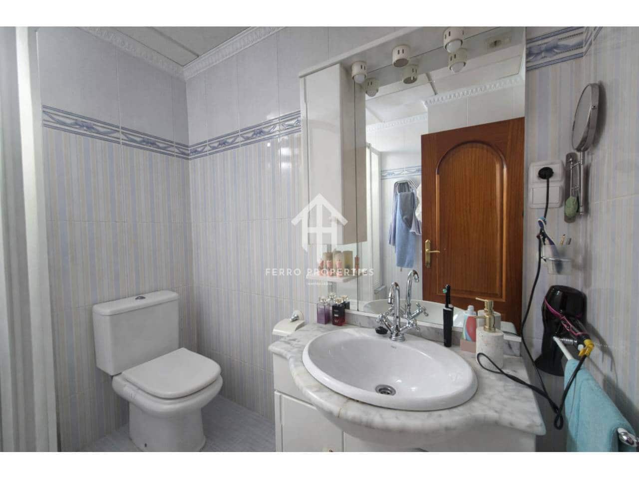 5 bedroom Villa for sale in Loja with garage - € 259,900 (Ref: 9694601)