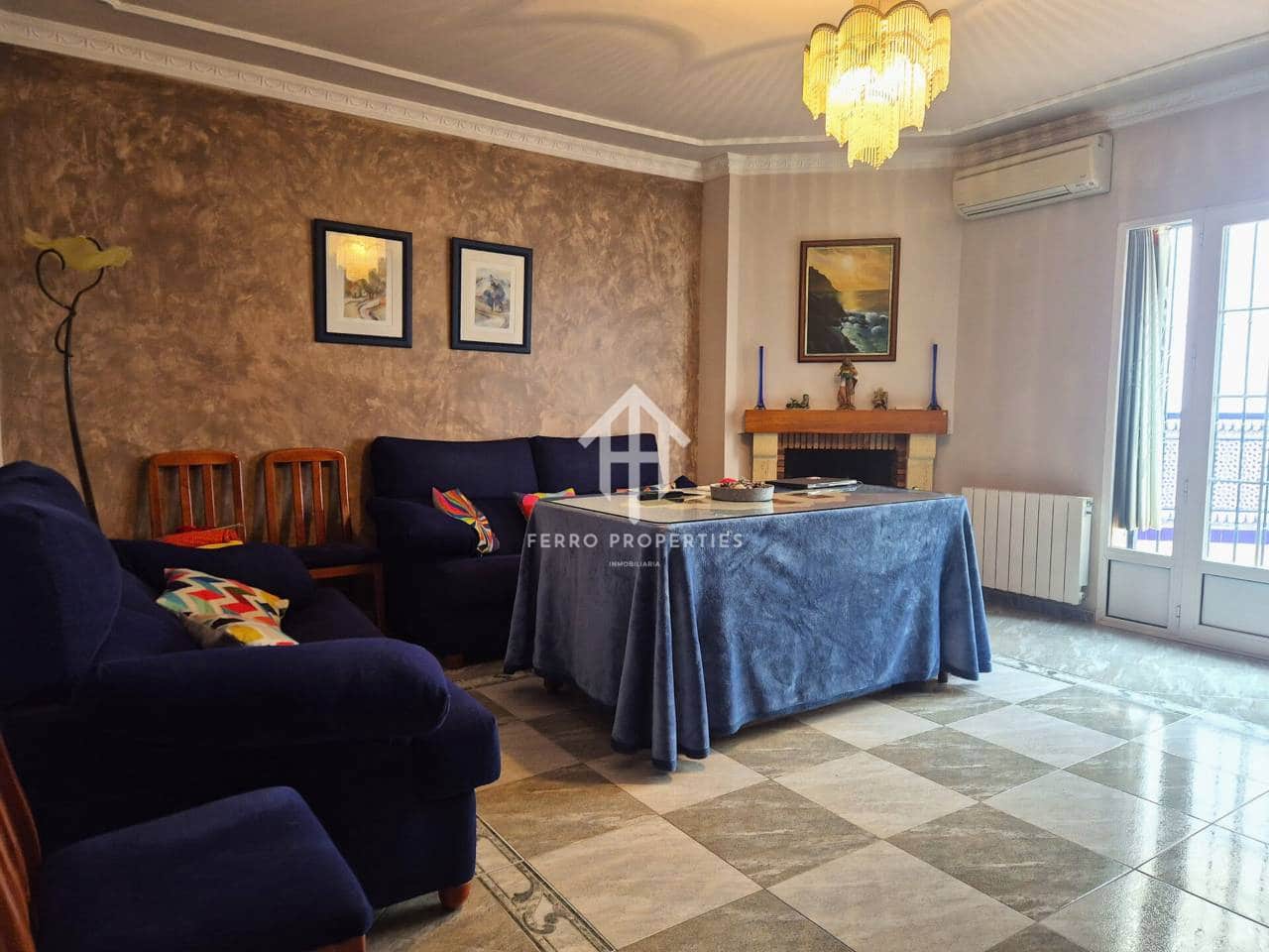 5 bedroom Villa for sale in Loja with garage - € 259,900 (Ref: 9694601)