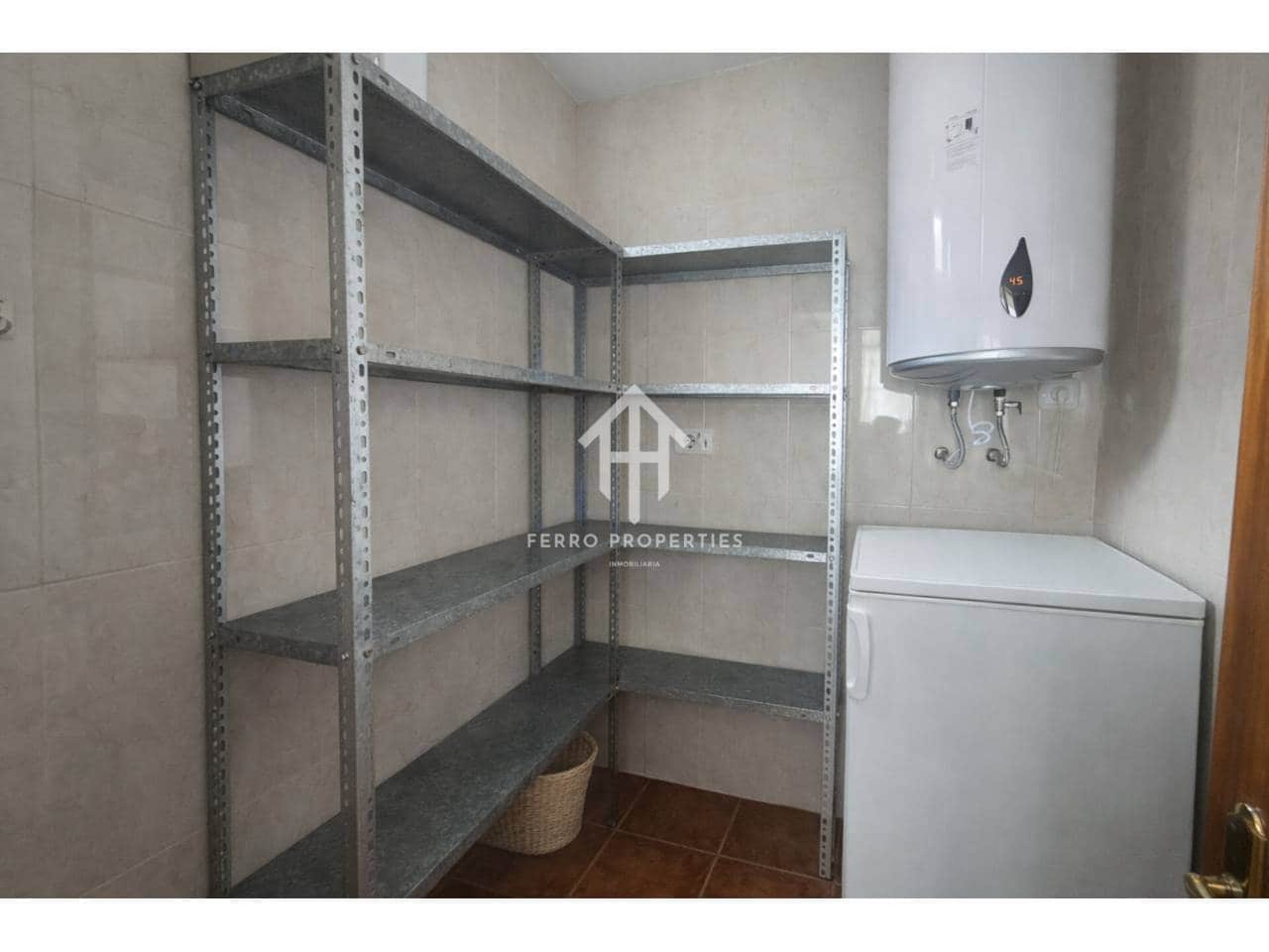 5 bedroom Villa for sale in Loja with garage - € 259,900 (Ref: 9694601)