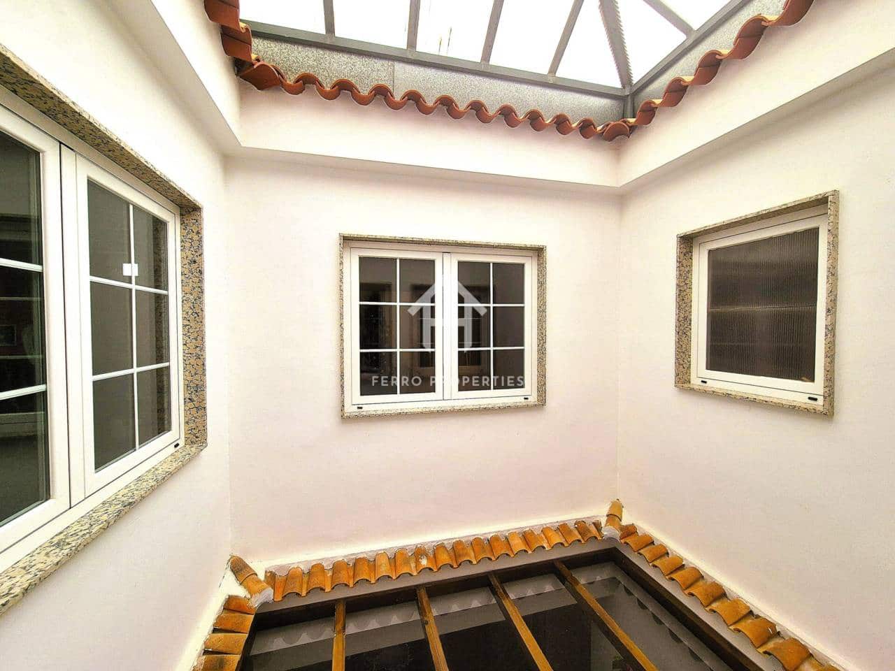 5 bedroom Villa for sale in Loja with garage - € 259,900 (Ref: 9694601)