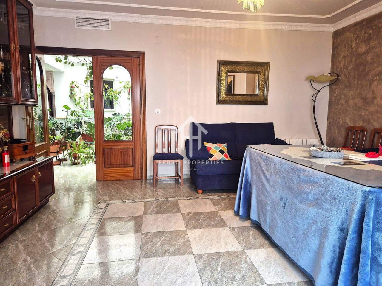 5 bedroom Villa for sale in Loja with garage - € 259,900 (Ref: 9694601)