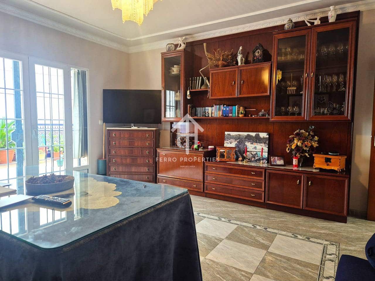 5 bedroom Villa for sale in Loja with garage - € 259,900 (Ref: 9694601)