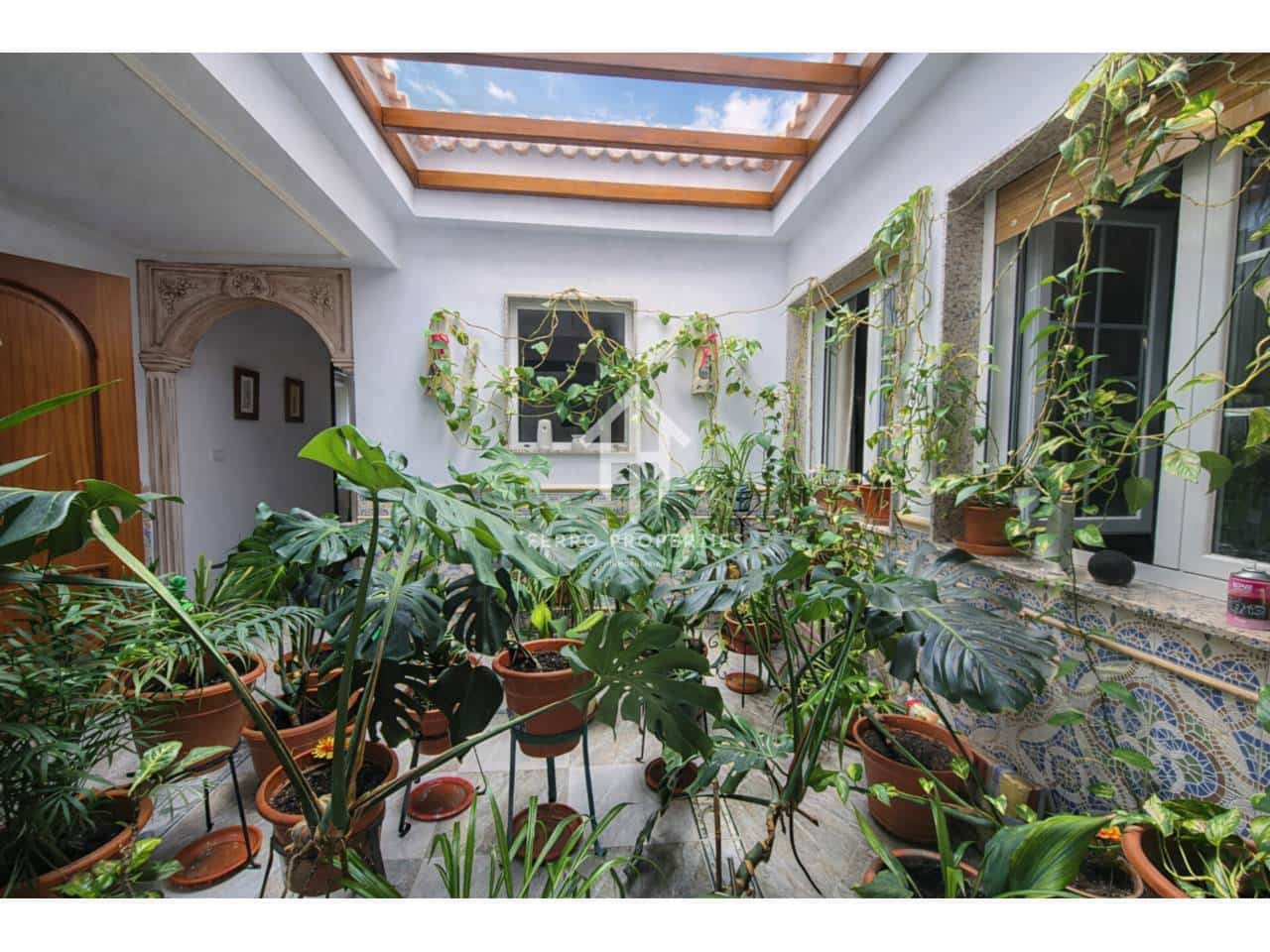 5 bedroom Villa for sale in Loja with garage - € 259,900 (Ref: 9694601)