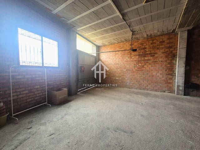 Chalet de 5 habitaciones en Loja en venta con garaje - 259.900 € (Ref: 9694601)