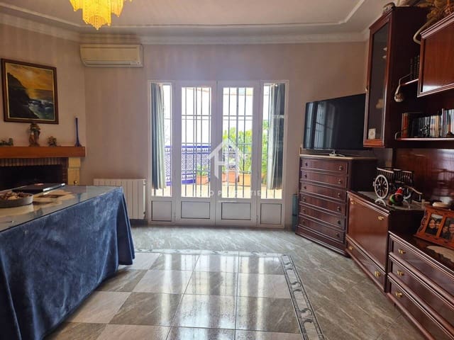 Chalet de 5 habitaciones en Loja en venta con garaje - 259.900 € (Ref: 9694601)