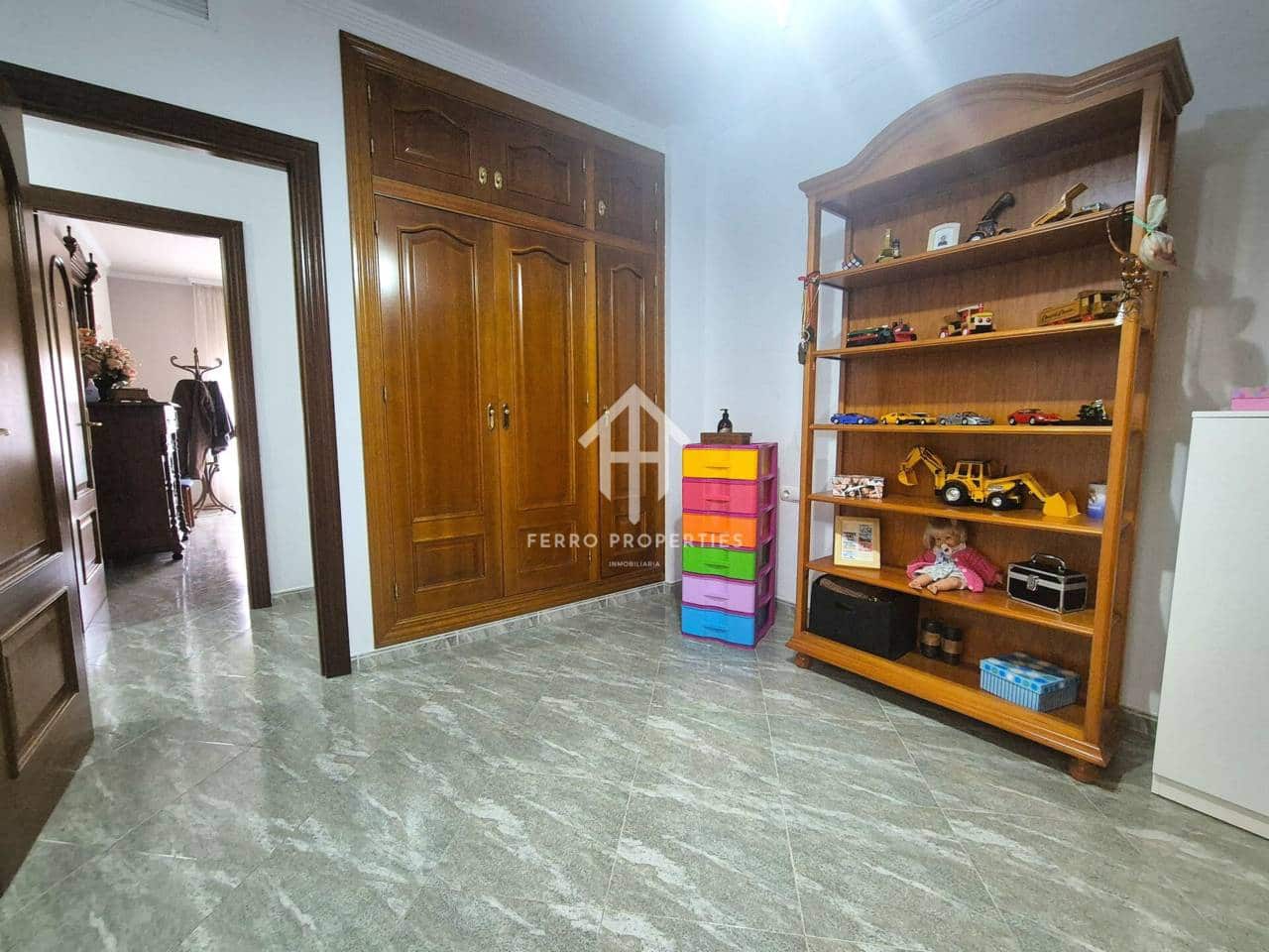 5 bedroom Villa for sale in Loja with garage - € 259,900 (Ref: 9694601)