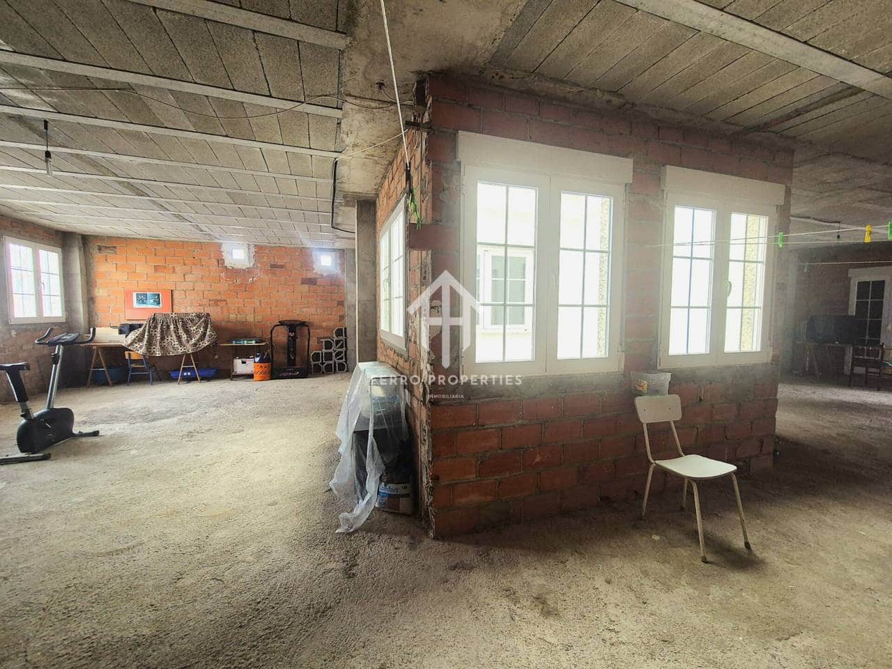 5 bedroom Villa for sale in Loja with garage - € 259,900 (Ref: 9694601)