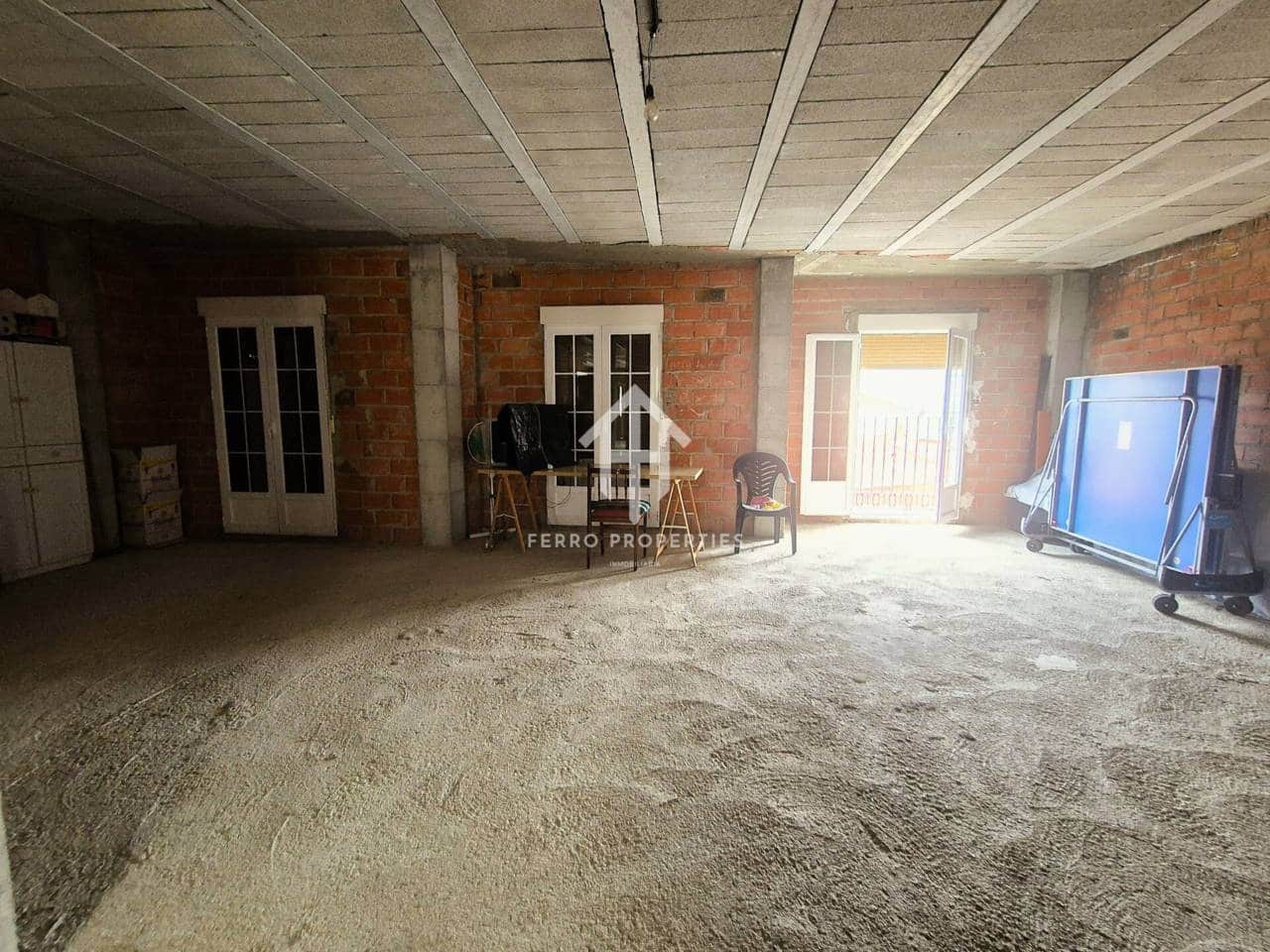 5 bedroom Villa for sale in Loja with garage - € 259,900 (Ref: 9694601)