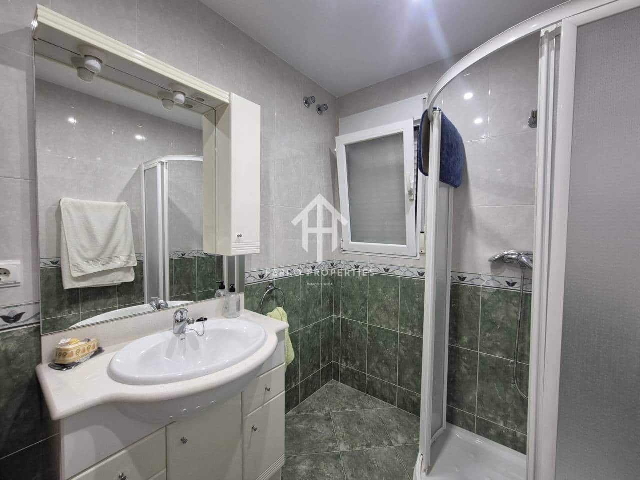 3 bedroom Flat for sale in Loja with garage - € 129,900 (Ref: 9697954)