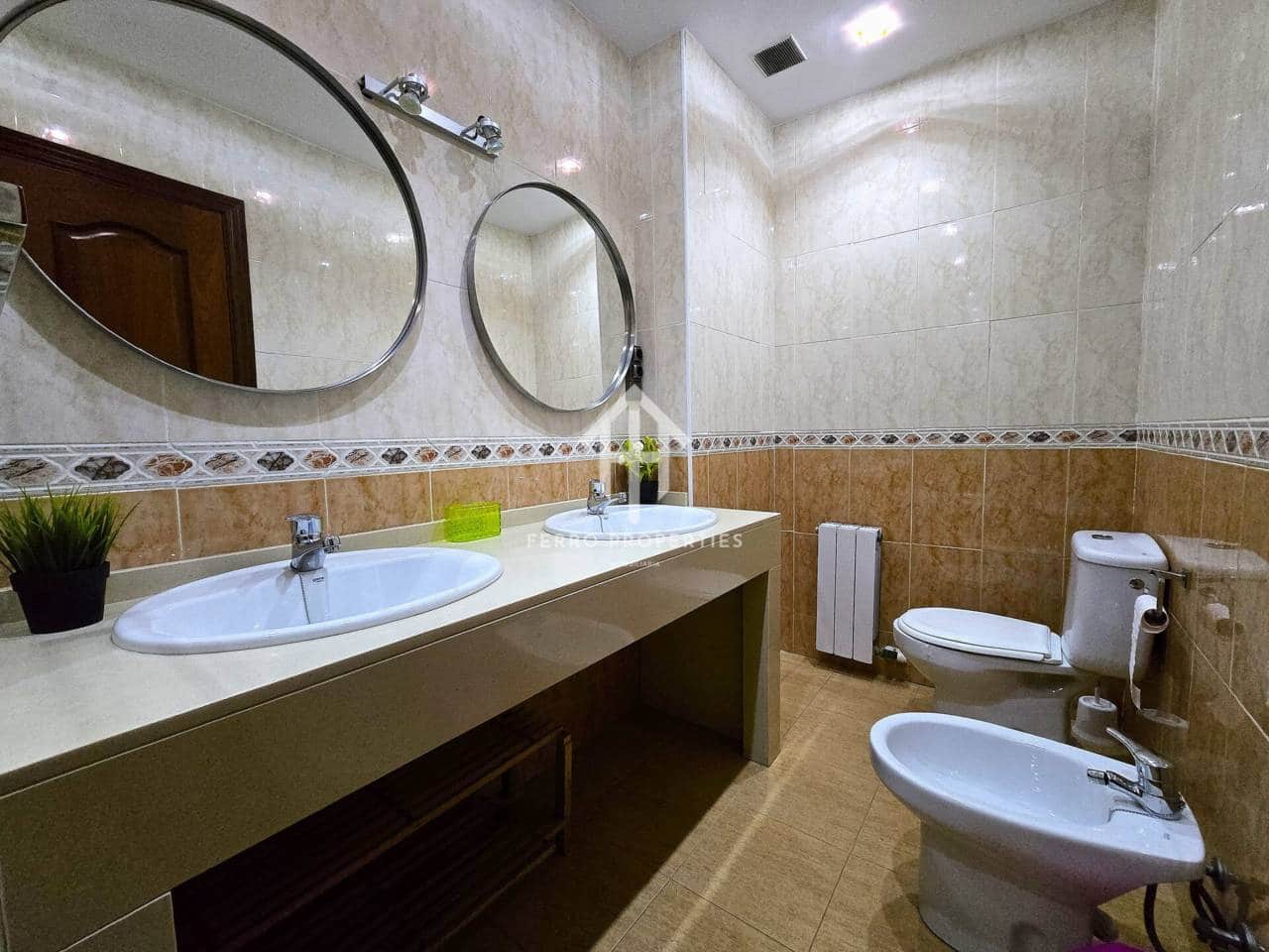 3 camera da letto Appartamento da affittare in Loja con garage - 700 € (Rif: 9726261)