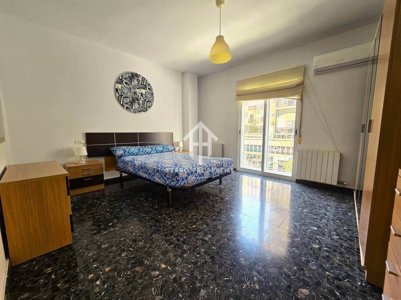 3 camera da letto Appartamento da affittare in Loja con garage - 700 € (Rif: 9726261)