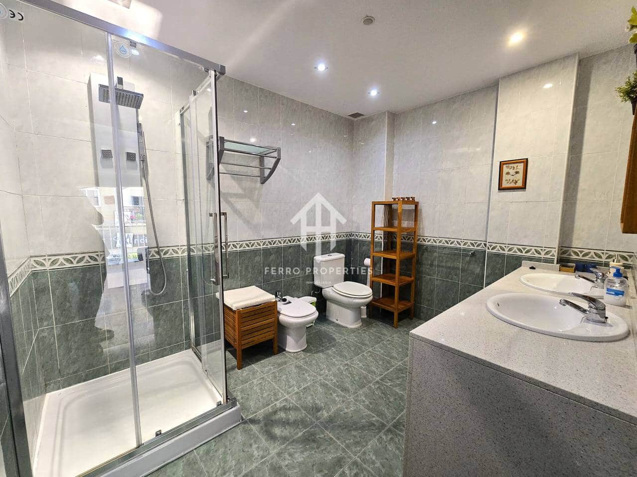 3 camera da letto Appartamento da affittare in Loja con garage - 700 € (Rif: 9726261)