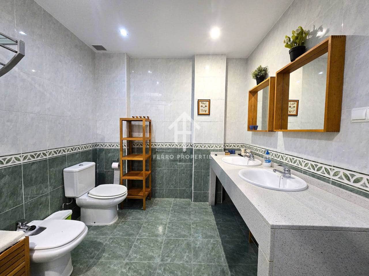 3 camera da letto Appartamento da affittare in Loja con garage - 700 € (Rif: 9726261)