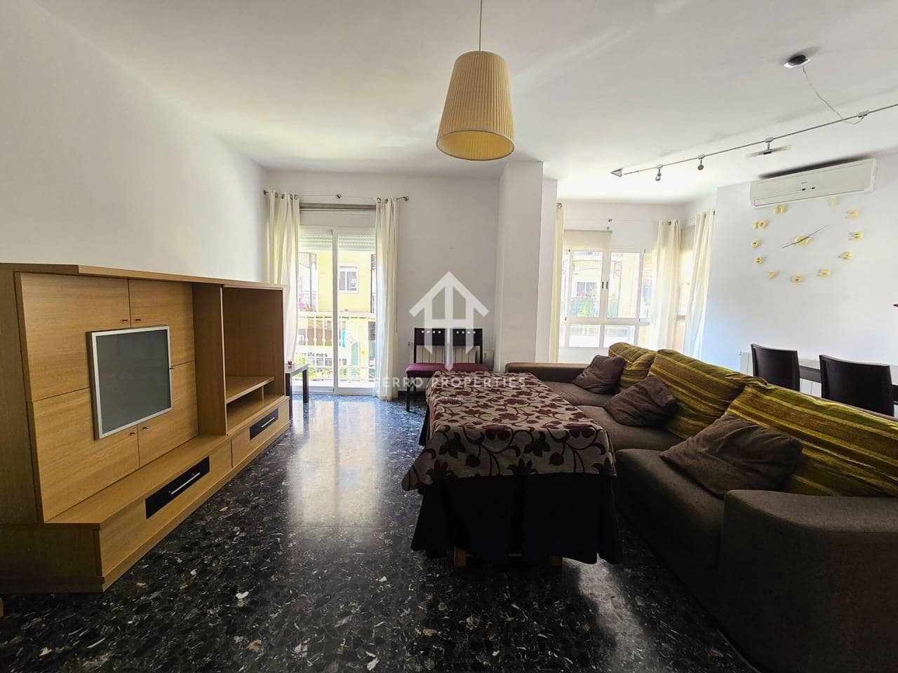 3 camera da letto Appartamento da affittare in Loja con garage - 700 € (Rif: 9726261)