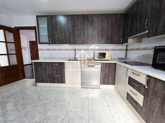 3 camera da letto Appartamento da affittare in Loja con garage - 700 € (Rif: 9726261)