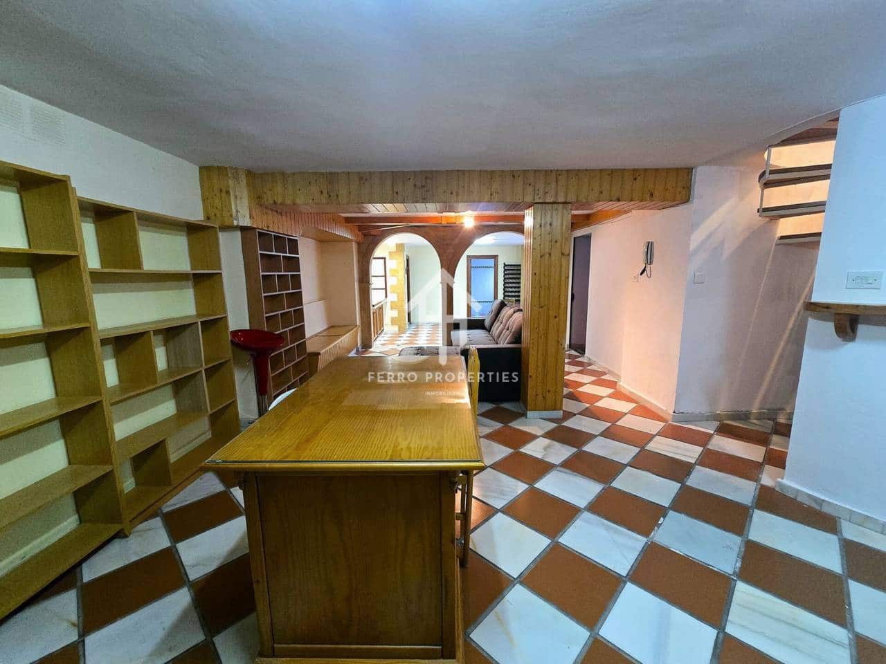 3 slaapkamer Villa te huur in Loja met garage - € 850 (Ref: 9737783)