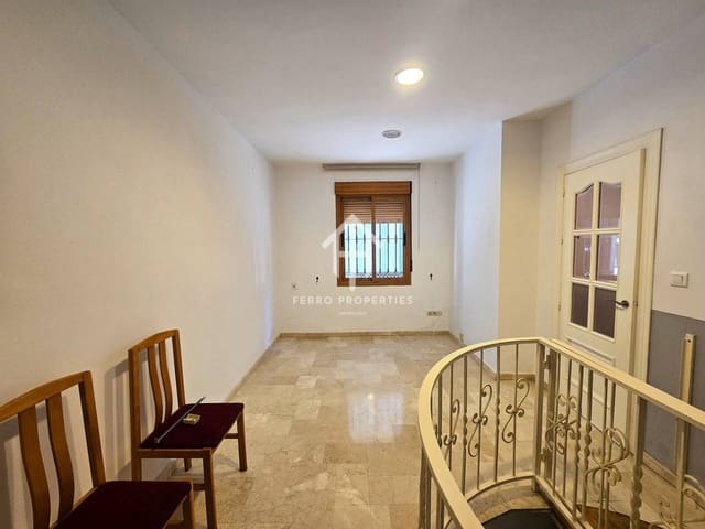 3 slaapkamer Villa te huur in Loja met garage - € 850 (Ref: 9737783)