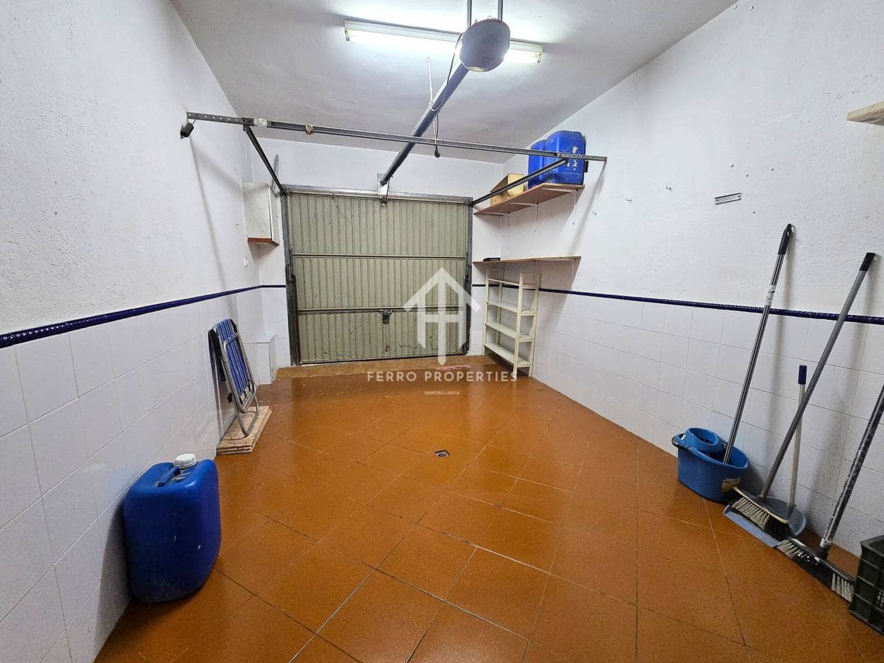 3 slaapkamer Villa te huur in Loja met garage - € 850 (Ref: 9737783)