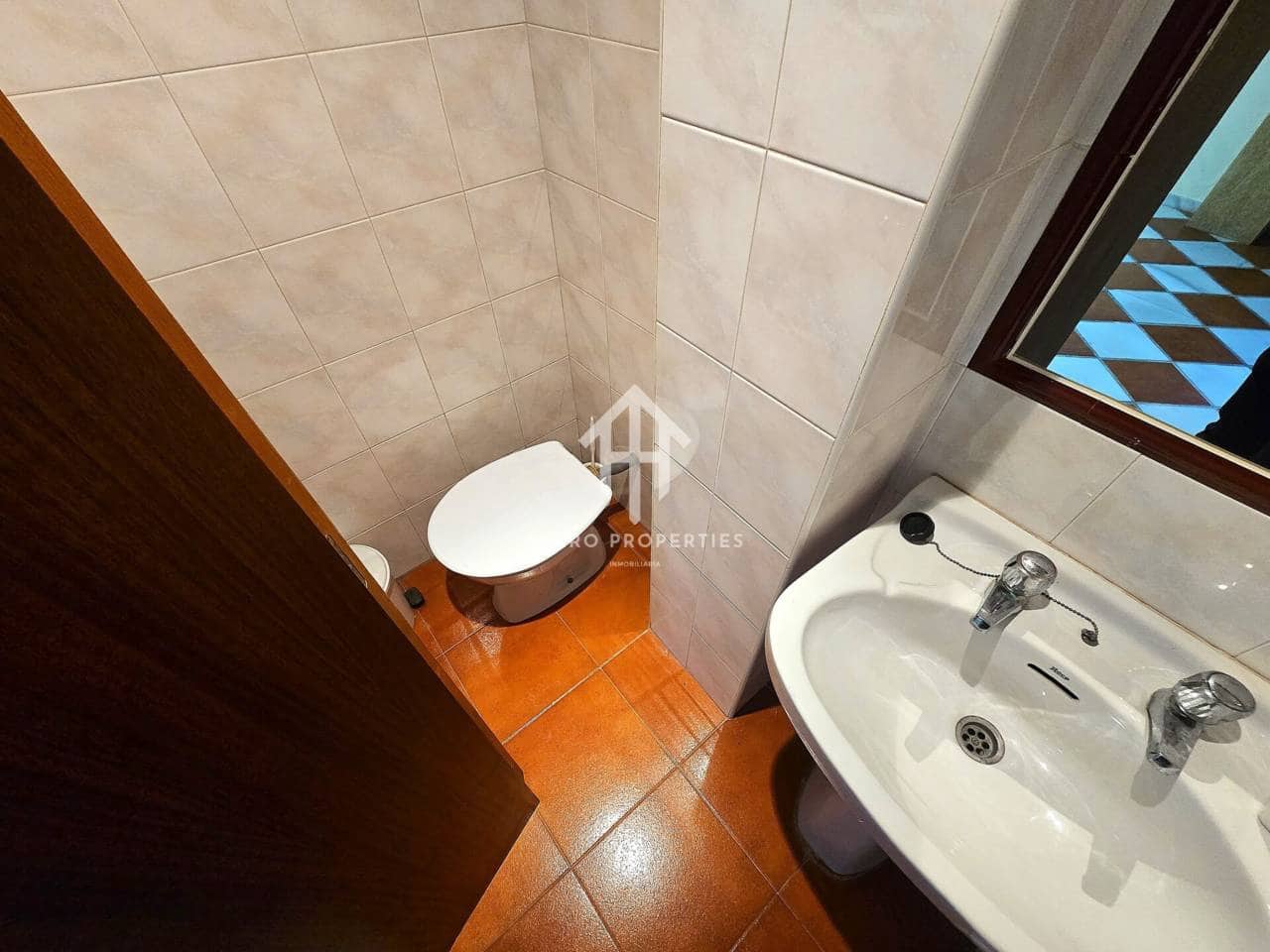 3 slaapkamer Villa te huur in Loja met garage - € 850 (Ref: 9737783)