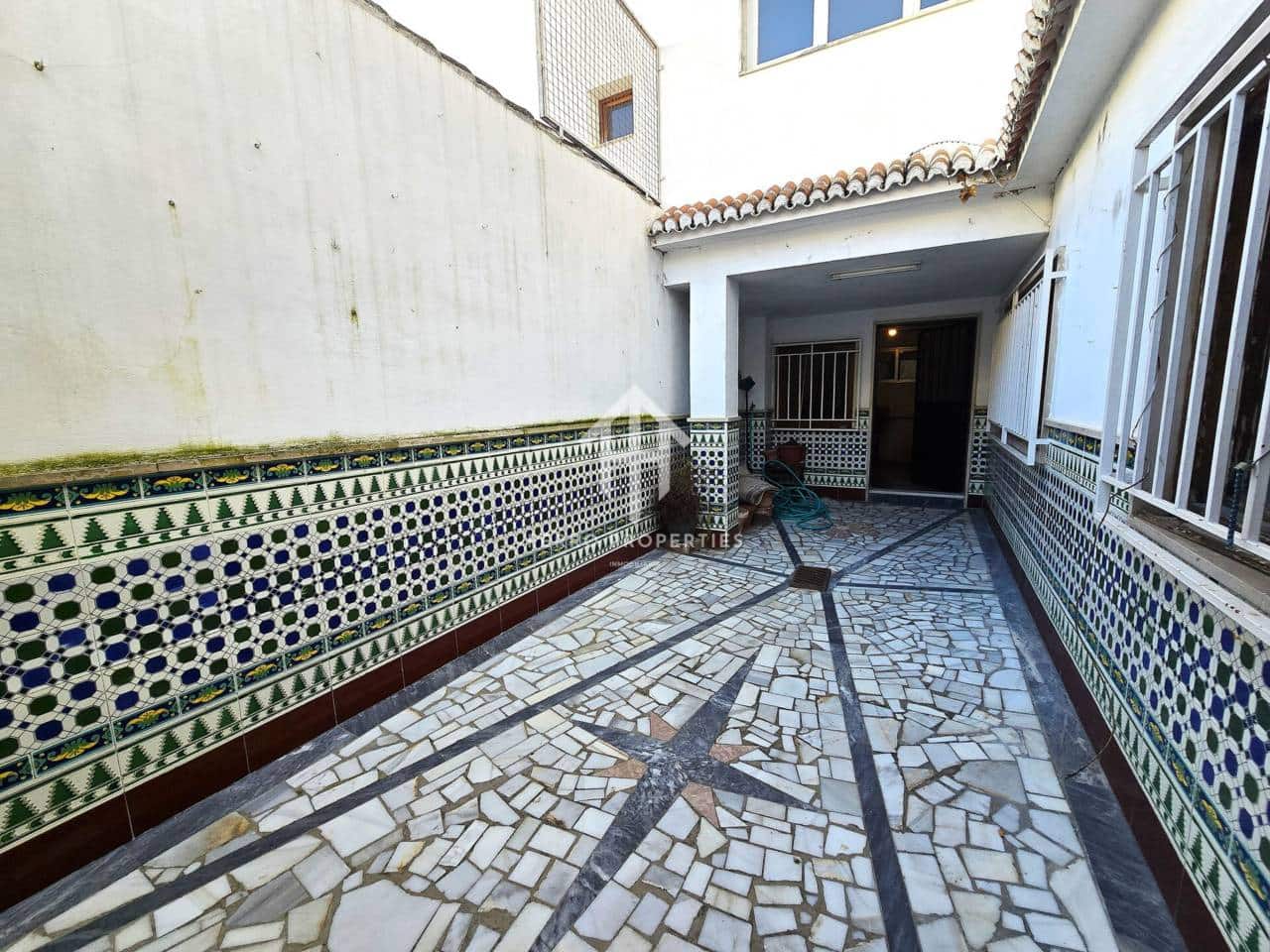 3 slaapkamer Villa te huur in Loja met garage - € 850 (Ref: 9737783)