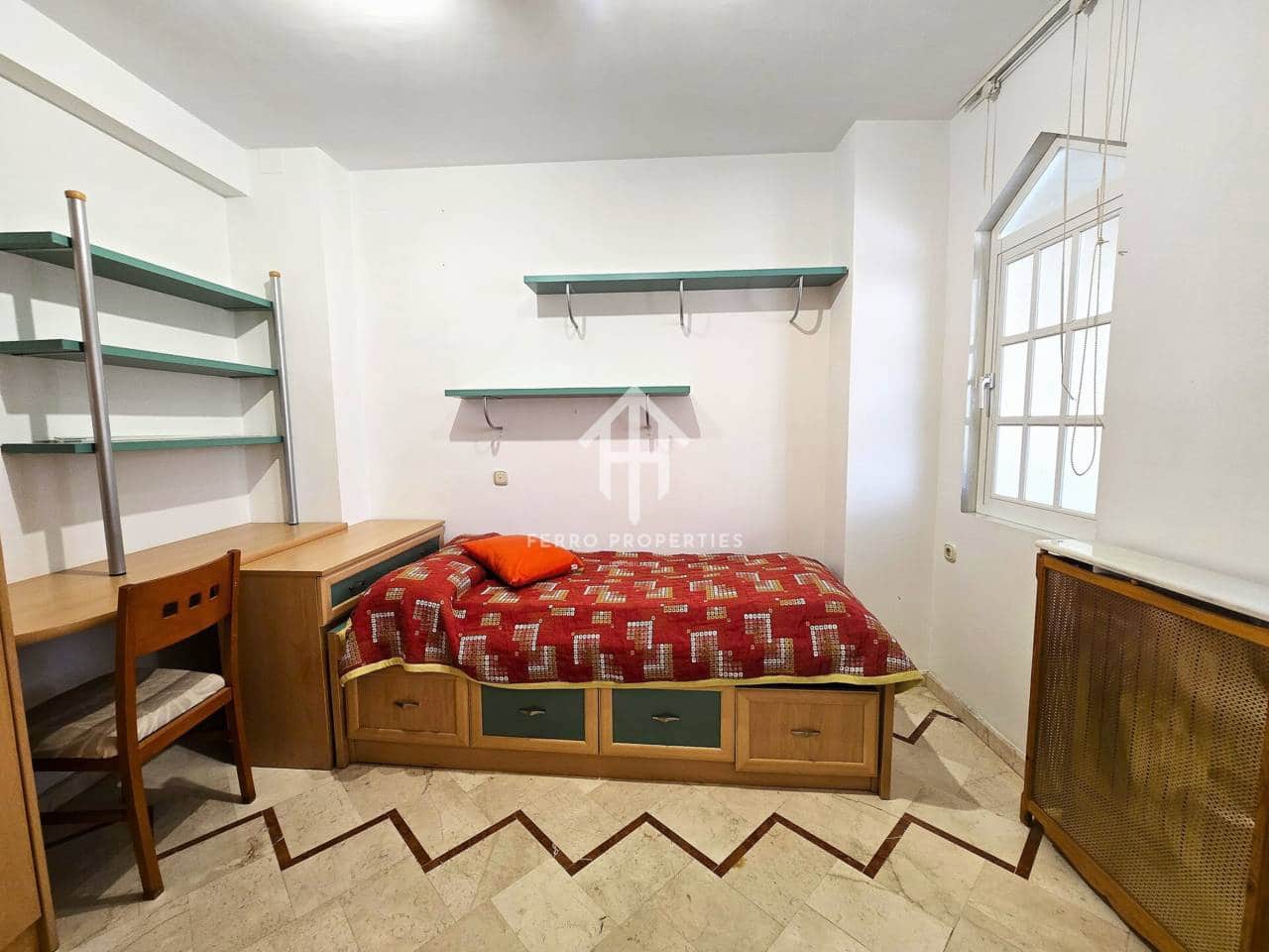 3 slaapkamer Villa te huur in Loja met garage - € 850 (Ref: 9737783)