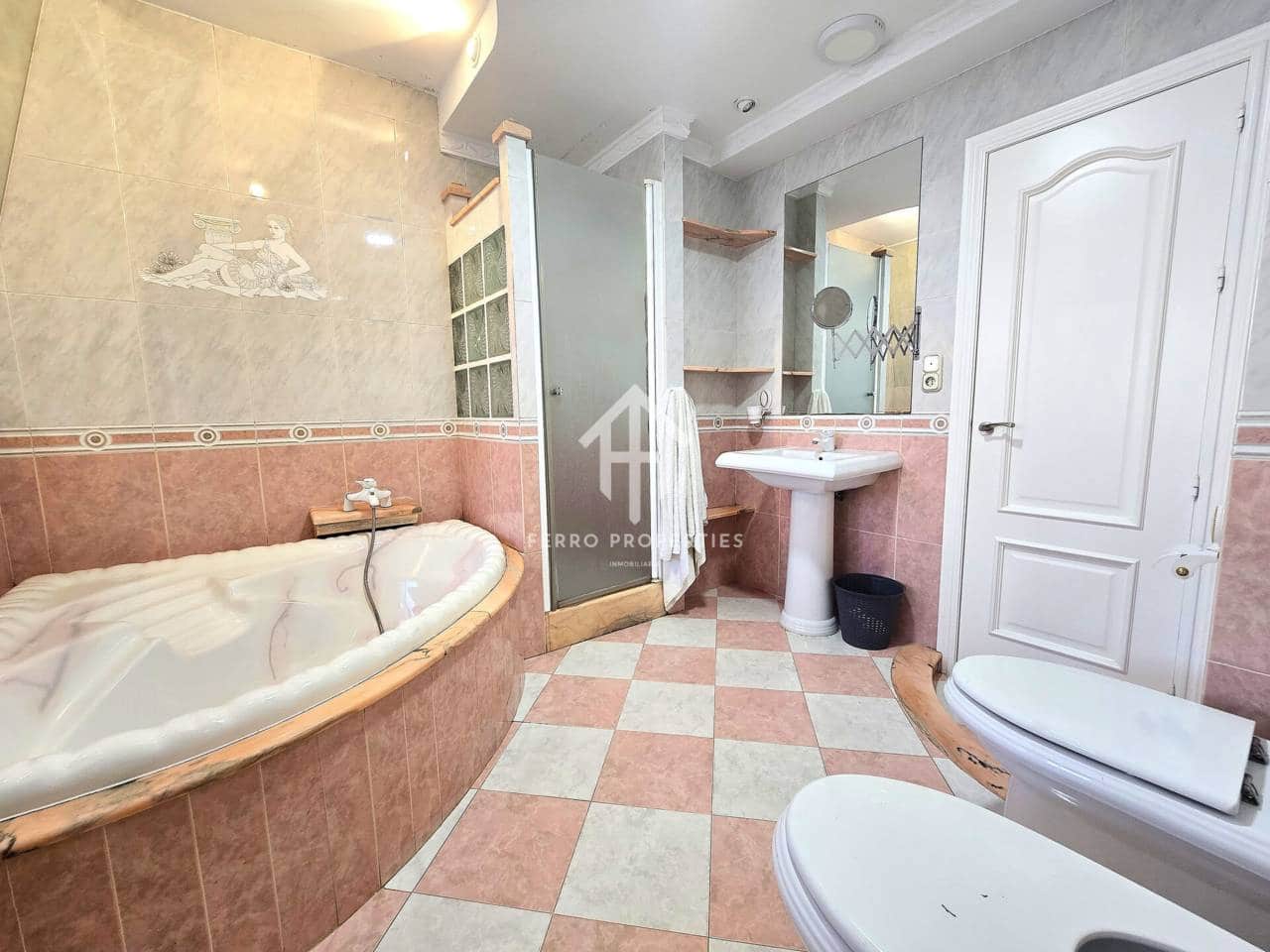 3 slaapkamer Villa te huur in Loja met garage - € 850 (Ref: 9737783)