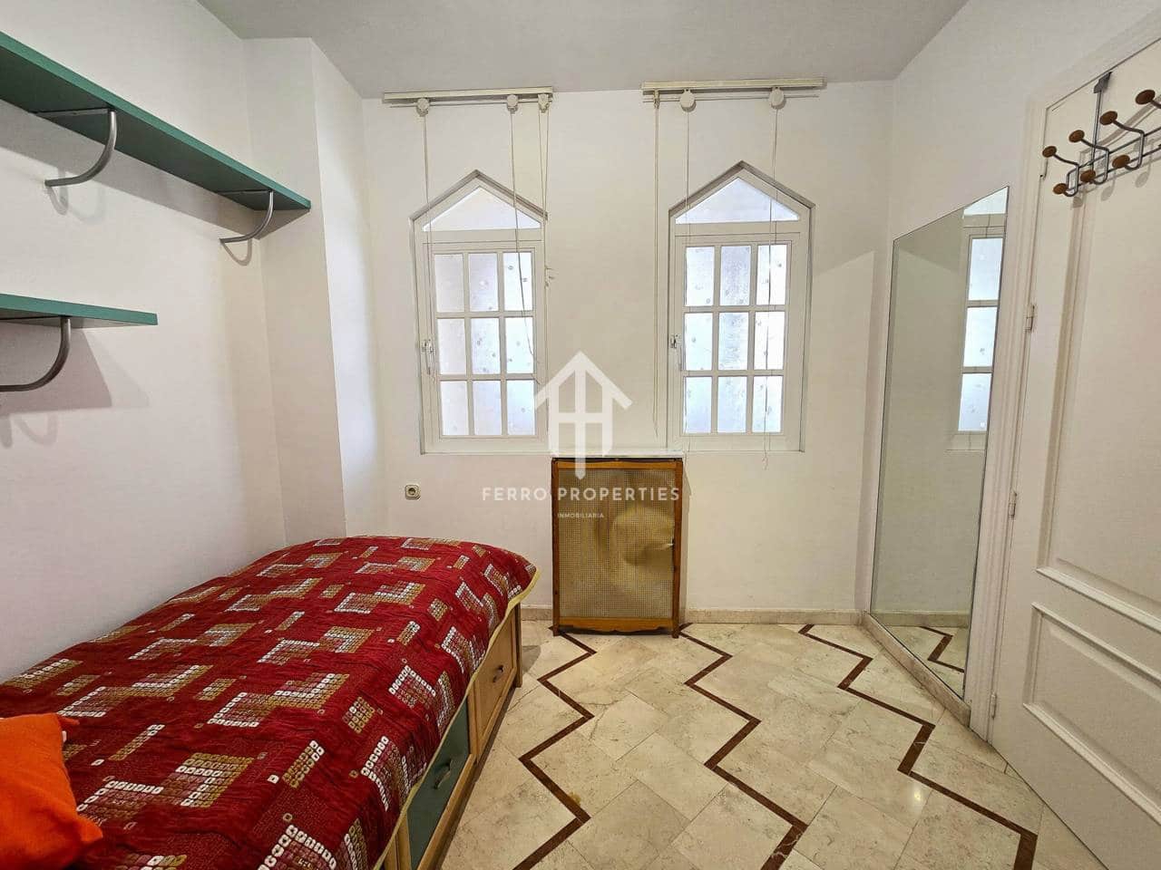 3 slaapkamer Villa te huur in Loja met garage - € 850 (Ref: 9737783)