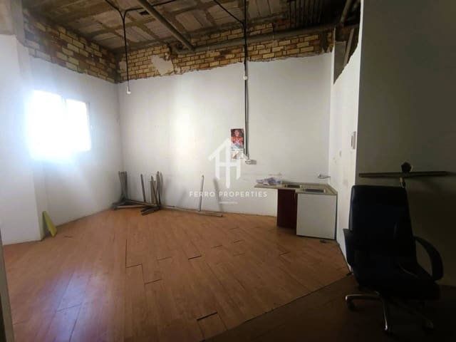 1 camera da letto Commerciale in vendita in Loja con garage - 140.000 € (Rif: 9755191)