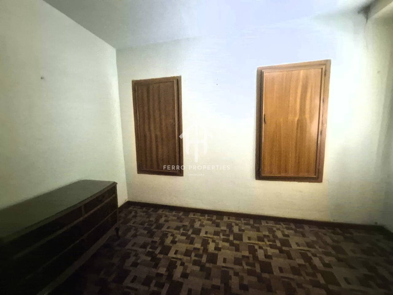 5 soveværelse Byhus til salg i Loja - € 67.500 (Ref: 9755192)